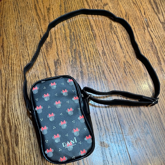 Danielle‎ Nicole Minnie Mouse Crossbody Bag - Picture 3 of 3